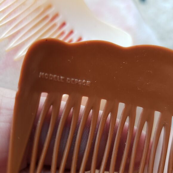 Lot 35 Hair Combs, Clips, Claw, Mixed, 1 Modele Depose, Some France, 1 Otomatic - Picture 11 of 16